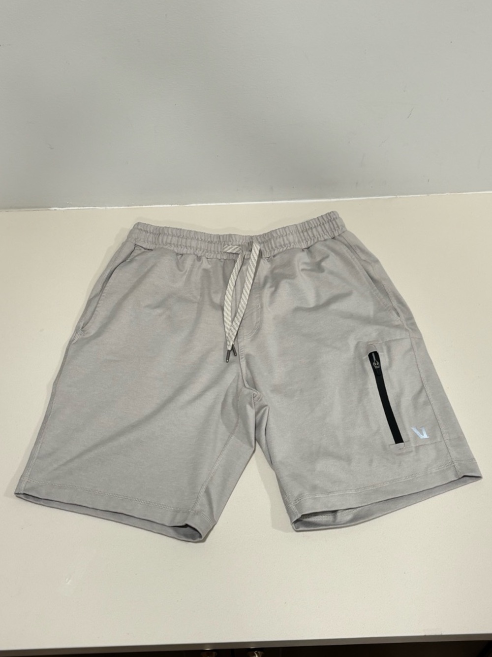 Vuori Sunday Performance Shorts Vapor Gray Men’s XS V3018 Athletic